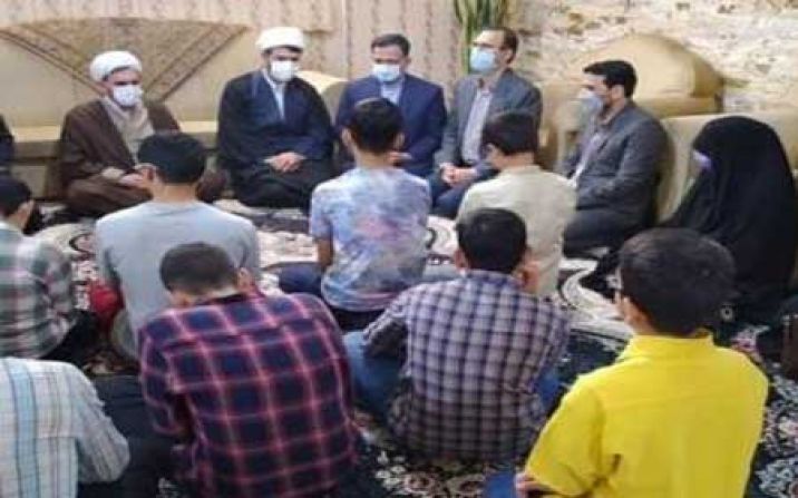 مسئولان قضایی قم در جمع پسران بدون سرپرست حضور یافتند مسئولان قضایی قم در جمع پسران بدون سرپرست حضور یافتند
